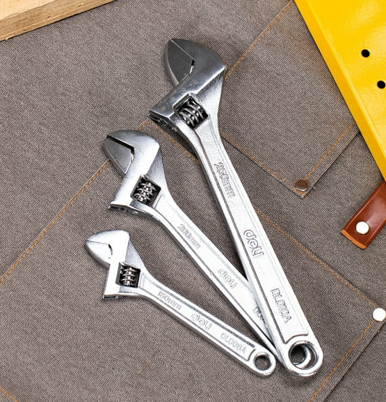 Llave Ajustable 6" Deli (DL006A)