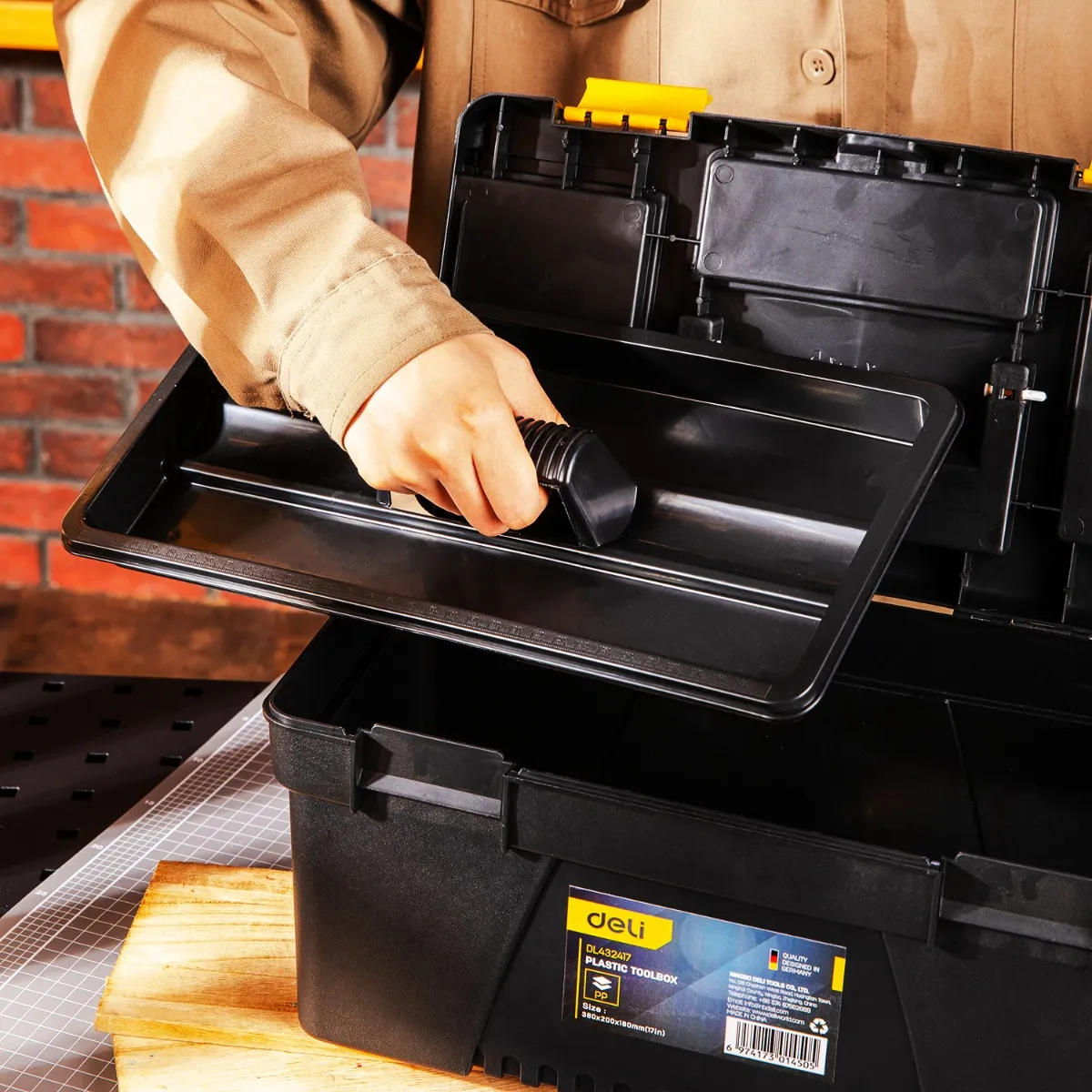 Caja de Herramientas Plastica 17" Deli (DL432417)